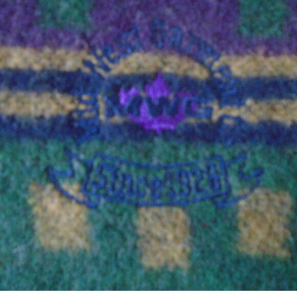 Mid-West Garment Co Wool Blend Blanket with storage bag 65x80 Green Purple Yel - Picture 6 of 6